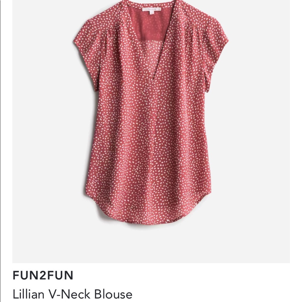 Cute Stitchfix fun 2 fun top Size M cream/mauve